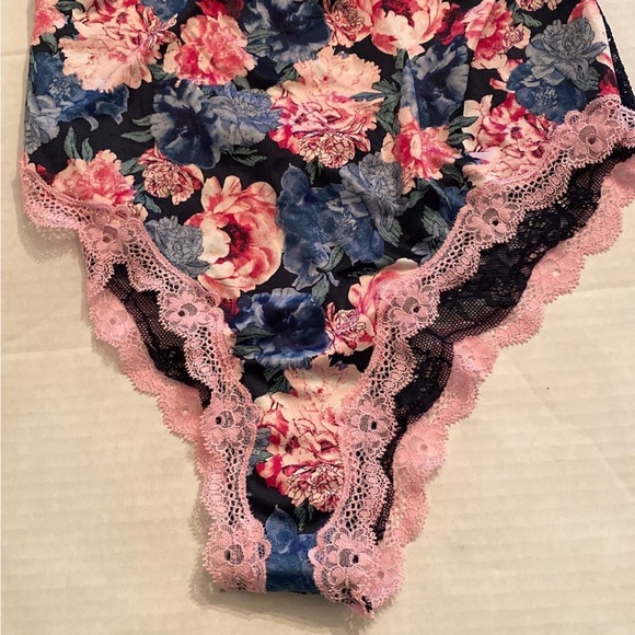 Victoria’s Secret pink flowers One Piece mesh & lace teddy bustier bodysuit M - Picture 5 of 9